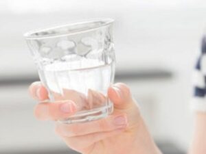 ビルトイン還元水素水（アルカリイオン水）生成器の取付け工事　飲み方注意